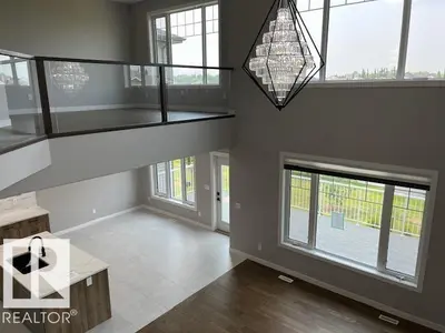 Interior photo 3 of 3810 46 AV