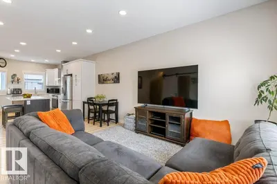 Interior photo 4 of #38 150 EVERITT DR