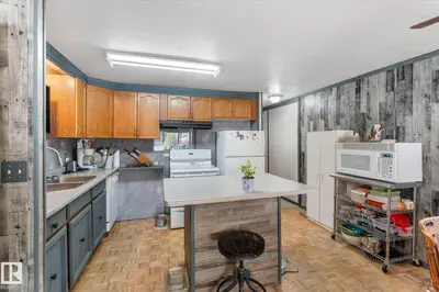 Interior photo 4 of 124 305 calahoo RD
