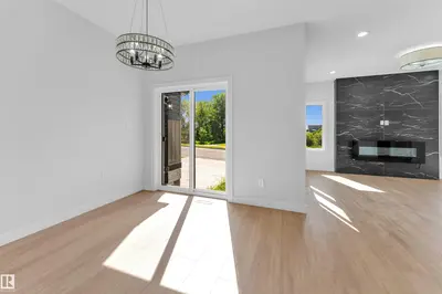 Interior photo 4 of 292 Fraser Way Nw NW