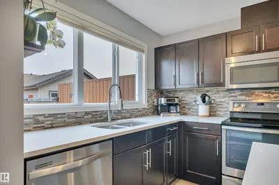 Interior photo 4 of 4208 PROWSE WY SW