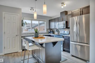 Interior photo 3 of 4208 PROWSE WY SW