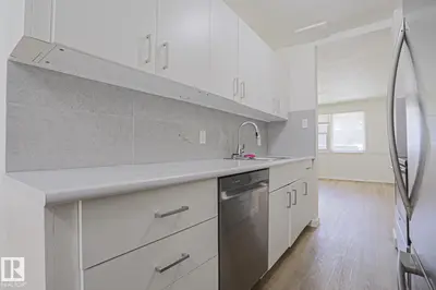 Interior photo 4 of 603 VILLAGE ON THE GREEN GR NW
