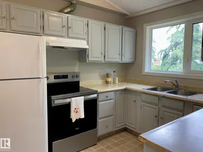 Interior photo 3 of 2211 MILLBOURNE RD W NW