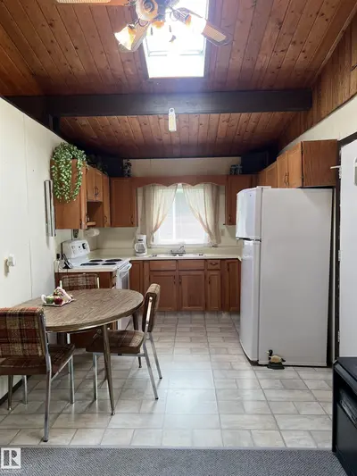 Interior photo 4 of 603 Long Lake DR