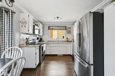 Interior photo 3 of 3332 138 AV NW