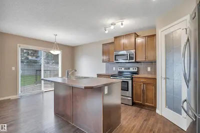 Interior photo 4 of 1302 MCALLISTER WY SW