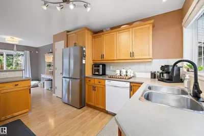 Interior photo 4 of 33 LAMPLIGHT DR