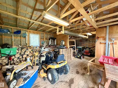 Interior photo 3 of 5004 50 AV