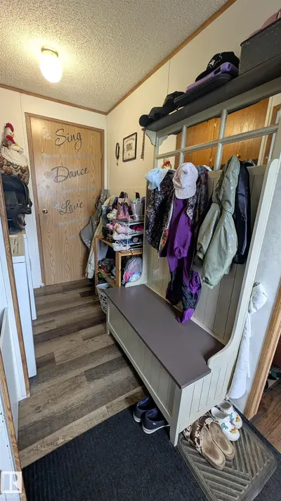 Interior photo 1 of 4801 50 ST
