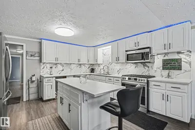 Interior photo 3 of 60221 RANGE RD 43A