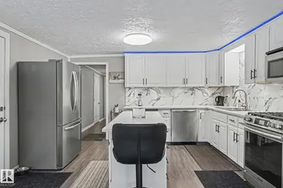 Interior photo 4 of 60221 RANGE RD 43A