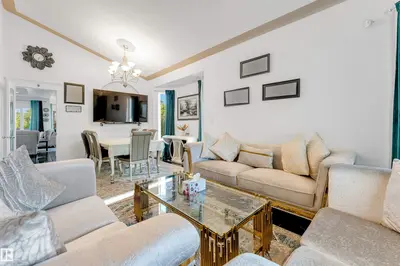 Interior photo 3 of 7920 7 AV SW