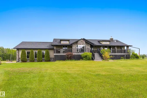 105 49413 RR 81, Rural Brazeau County - $949,999