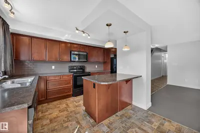Interior photo 3 of 67 HARTWICK LO