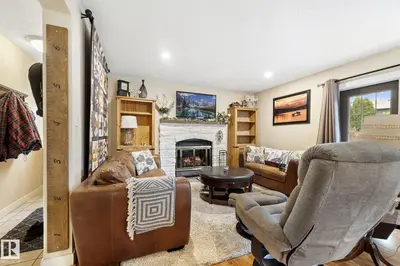 Interior photo 2 of 2 LAURISTON PL
