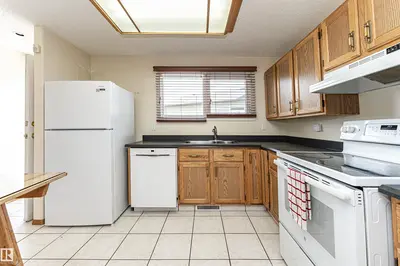 Interior photo 4 of 505 SUNNYDALE RD