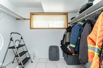Interior photo 3 of 505 SUNNYDALE RD