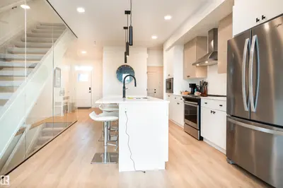 Interior photo 3 of 1091 EATON RD NW