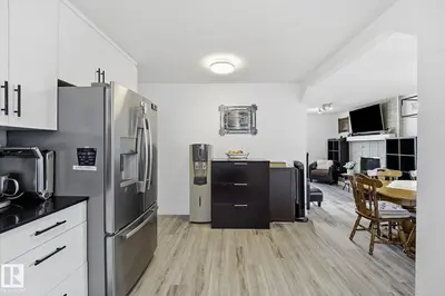 Interior photo 4 of 12303 152C AV NW