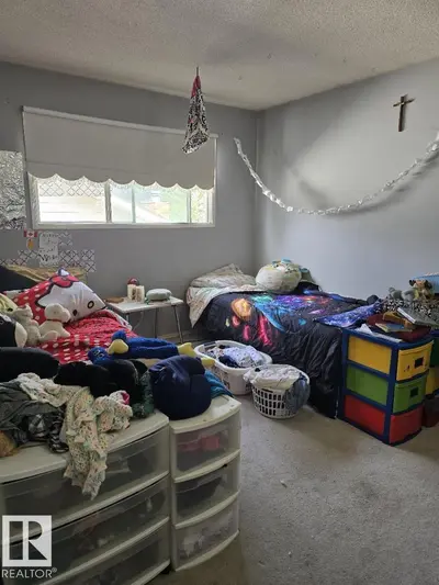 Interior photo 3 of 79 GARIEPY CR NW