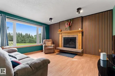 Interior photo 2 of #2 1511 PARKLAND DR