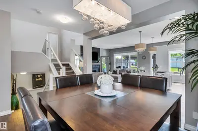 Interior photo 4 of 1239 DANIELS CR SW