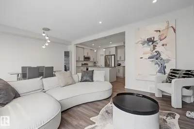 Interior photo 2 of 432 ROBERTS CR