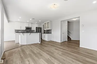 Interior photo 3 of 3214 22a AV NW