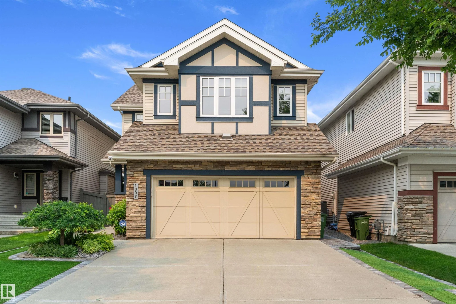 1097 ARMITAGE CR SW, Edmonton - 4 bedroom Detached Single Family for sale