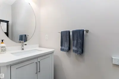 Interior photo 4 of 1097 ARMITAGE CR SW