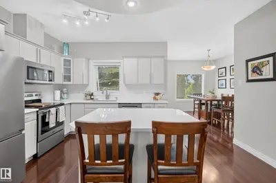 Interior photo 3 of #6 903 RUTHERFORD RD SW