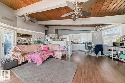 Interior photo 4 of 6822 50 AV