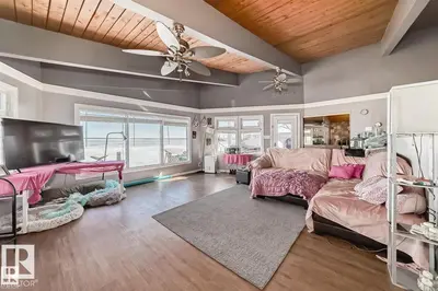 Interior photo 3 of 6822 50 AV