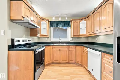 Interior photo 3 of 2 MORELAND RD