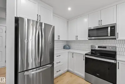 Interior photo 2 of 5129 LARK CR NW