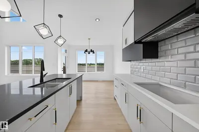 Interior photo 4 of 803 30 AV NW