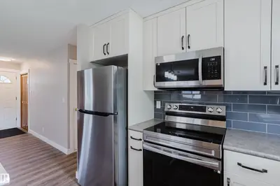 Interior photo 4 of 102 PINE ST