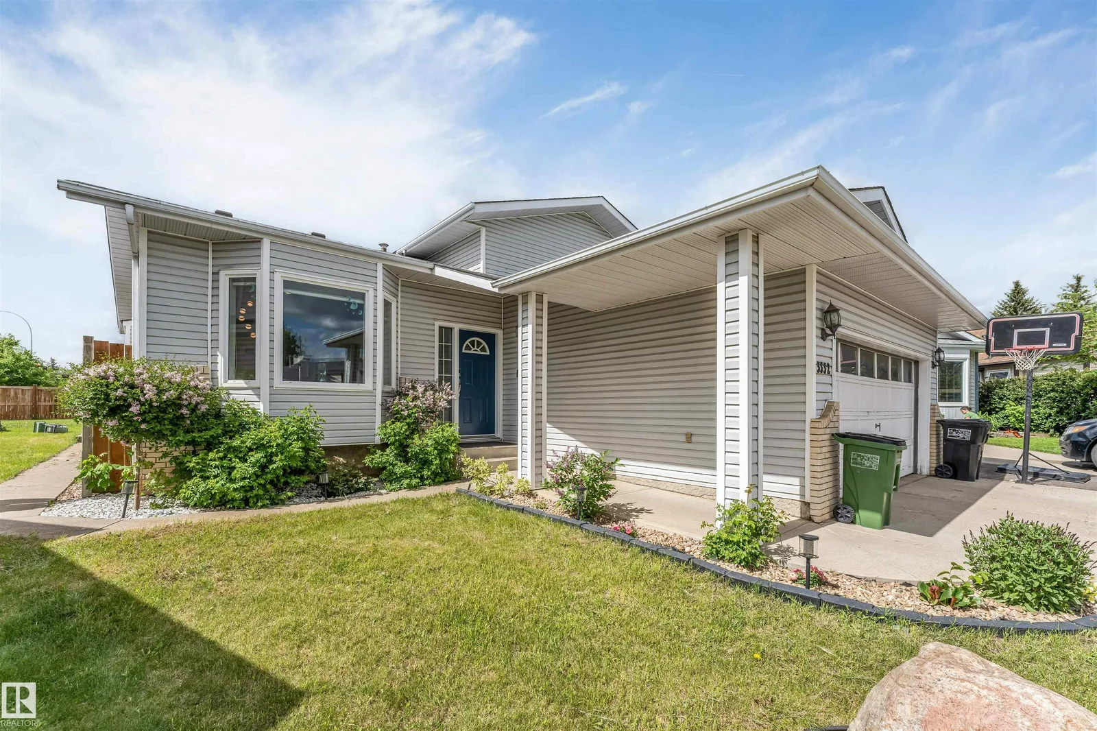 3332 43 ST NW, Edmonton - 4 bedroom Detached Single Family for sale