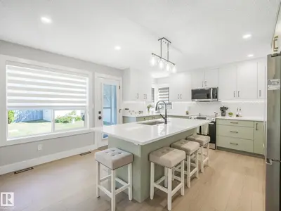 Interior photo 2 of 10336 178 AV NW