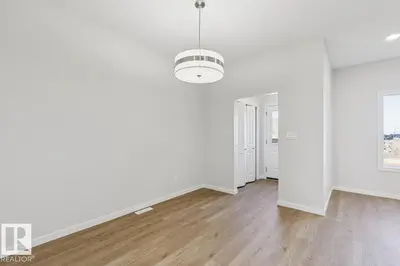 Interior photo 4 of 305 EDGEMONT DR NW