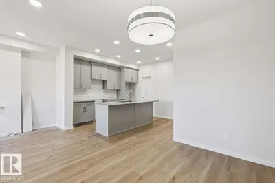 Interior photo 2 of 305 EDGEMONT DR NW