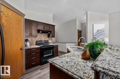 Interior photo 2 of 40 DAULTON CR