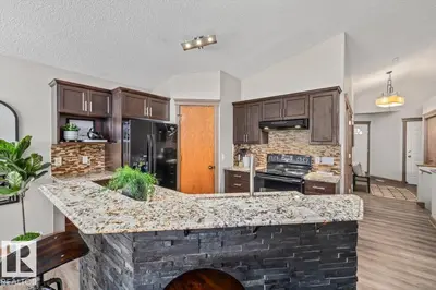 Interior photo 3 of 40 DAULTON CR