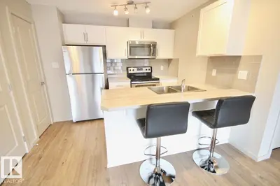 Interior photo 2 of #417 5404 7 AV SW