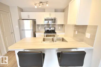 Interior photo 3 of #417 5404 7 AV SW