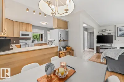 Interior photo 2 of 11430 122 ST NW