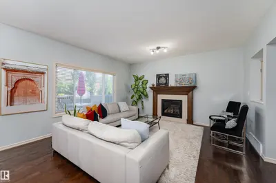 Interior photo 3 of 6736 19 AV SW