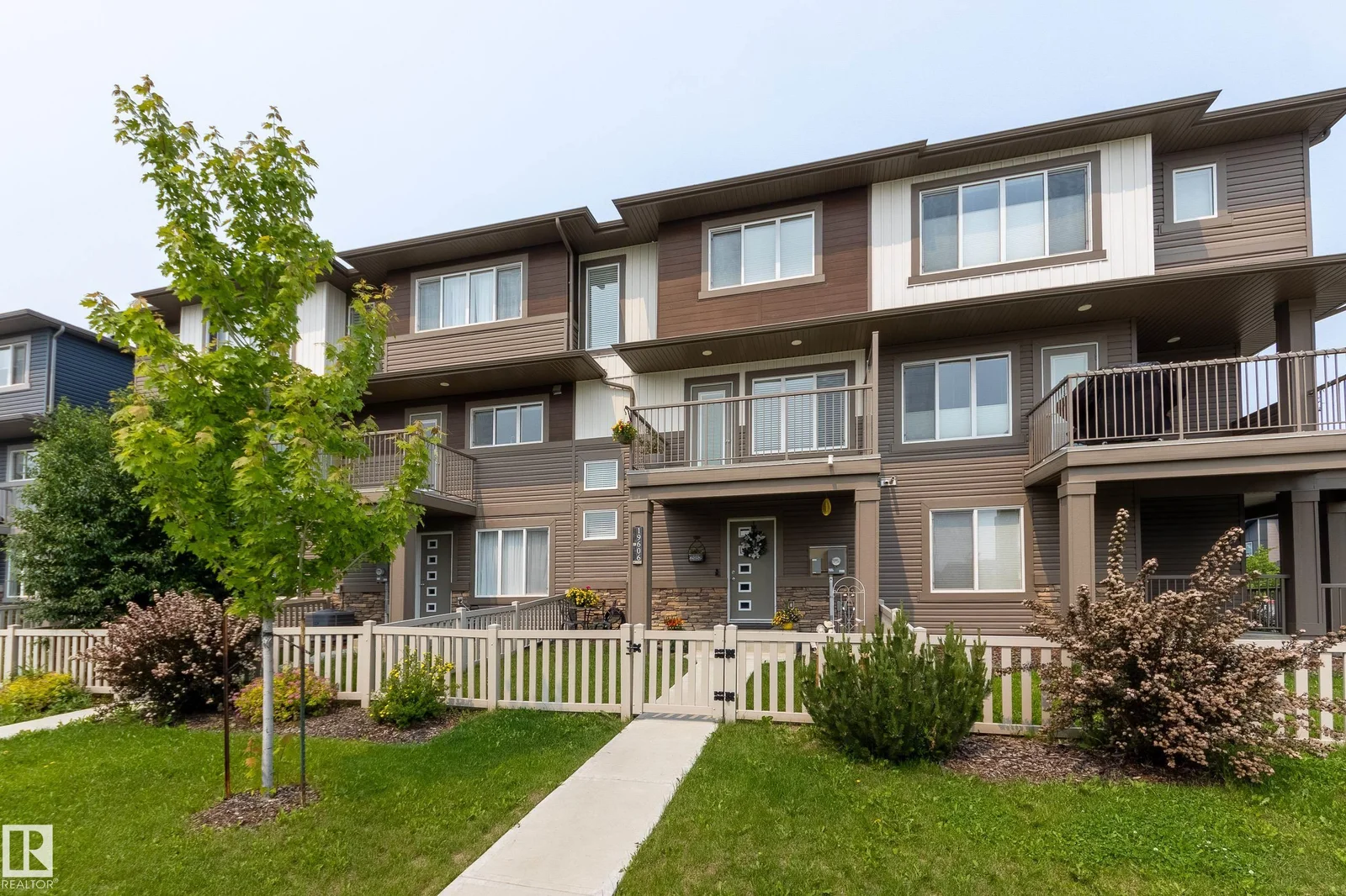 19606 27 AV NW, Edmonton - 3 bedroom Residential Attached for sale