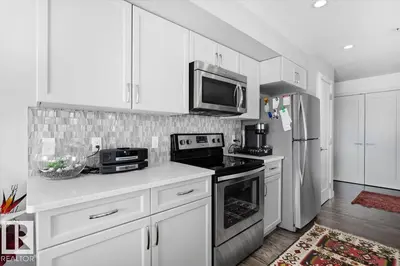 Interior photo 4 of #211 5029 EDGEMONT BV NW